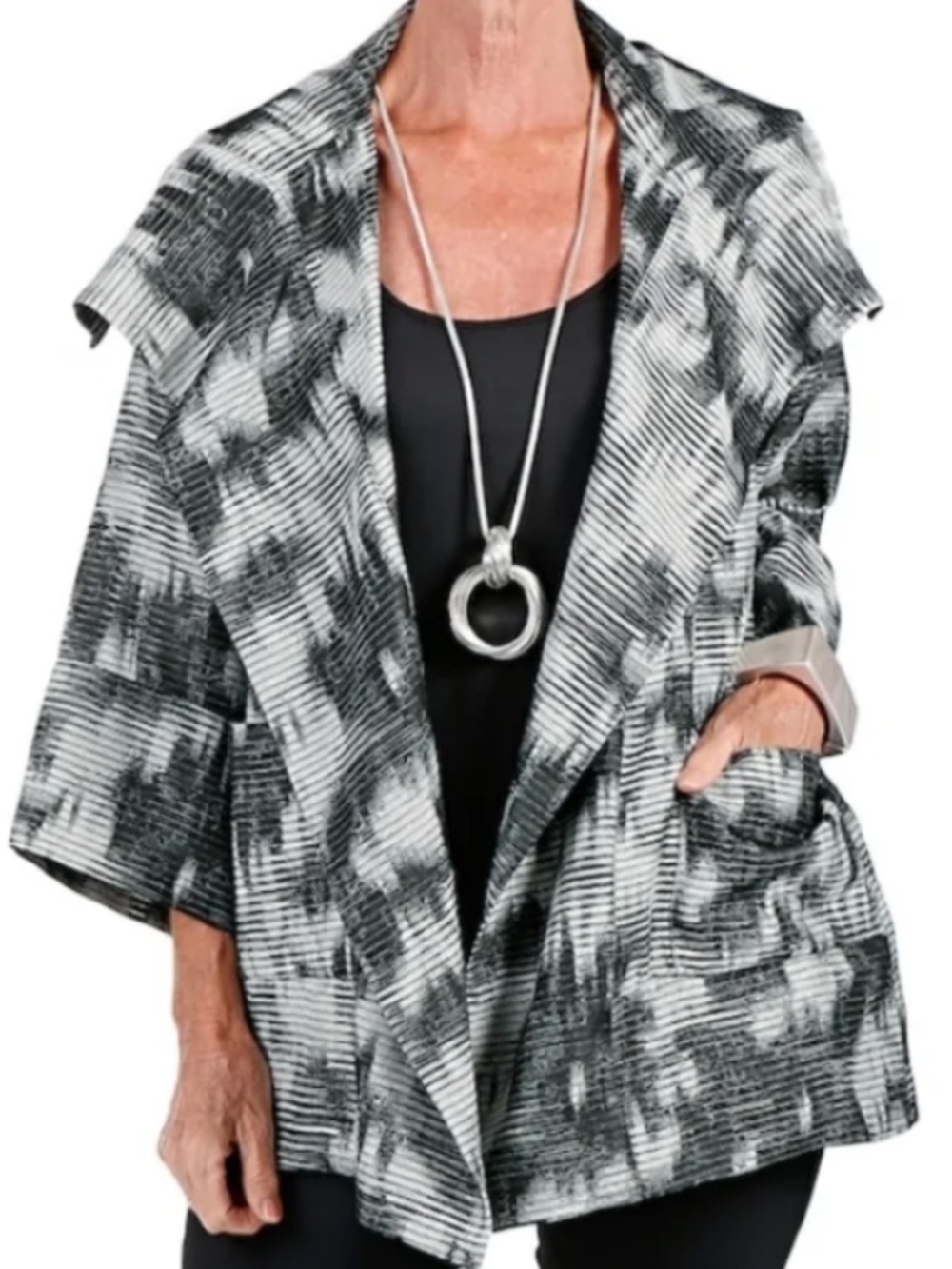 Marla Wynne Waves Burnout Kabuki Topper